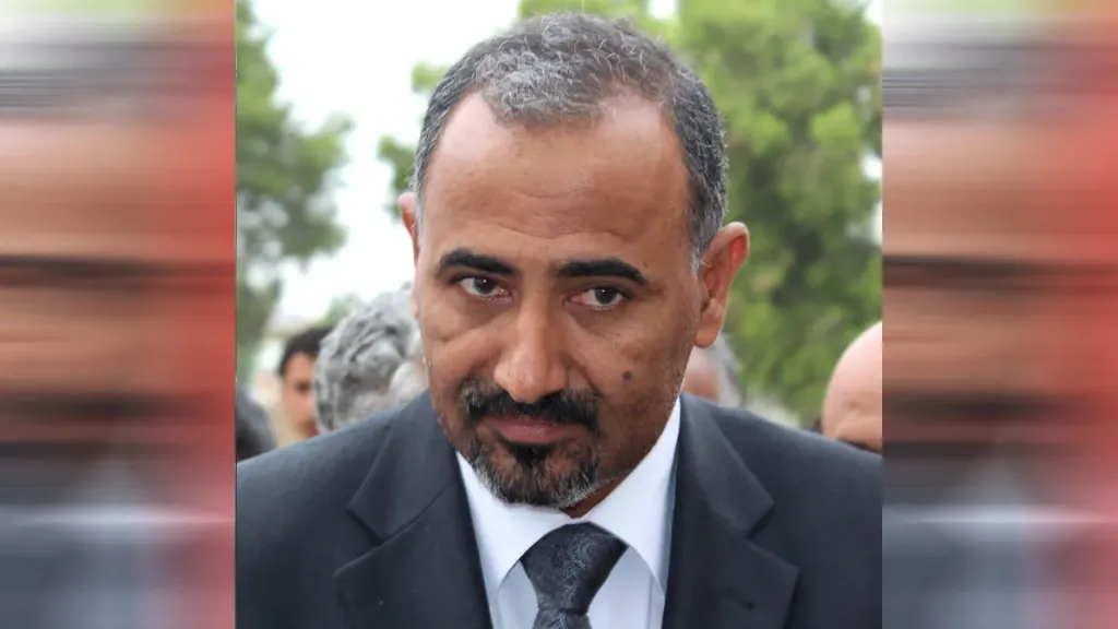 عاجل: النائب العام يكلف لجنة قضائية بالتحقيق مع عيدروس الزبيدي في قضايا فساد وإثراء غير مشروع